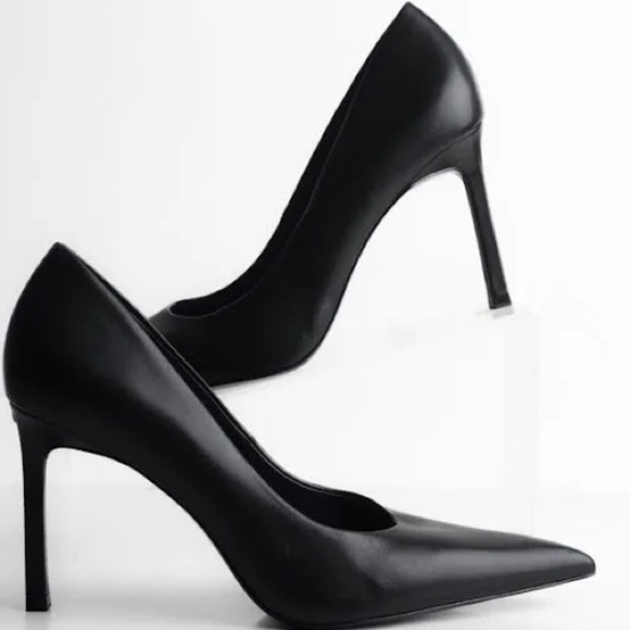 Massimo Dutti Shoes - Massimo Dutti leather black heels, New
